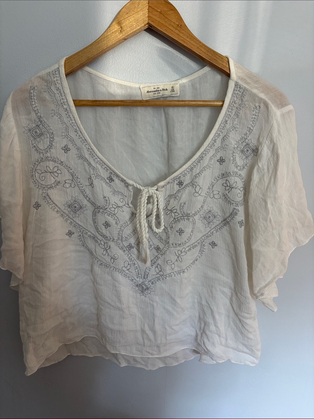 Abercrombie & Fitch White Peasant Blouse with Gray Embroidery